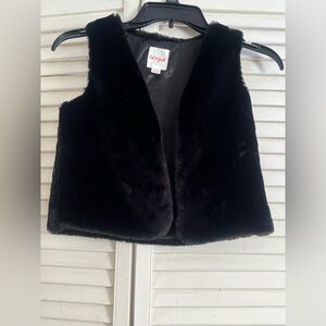CAT & JACK Black Faux Fur Vest Holiday Essential for all styles 6/6x